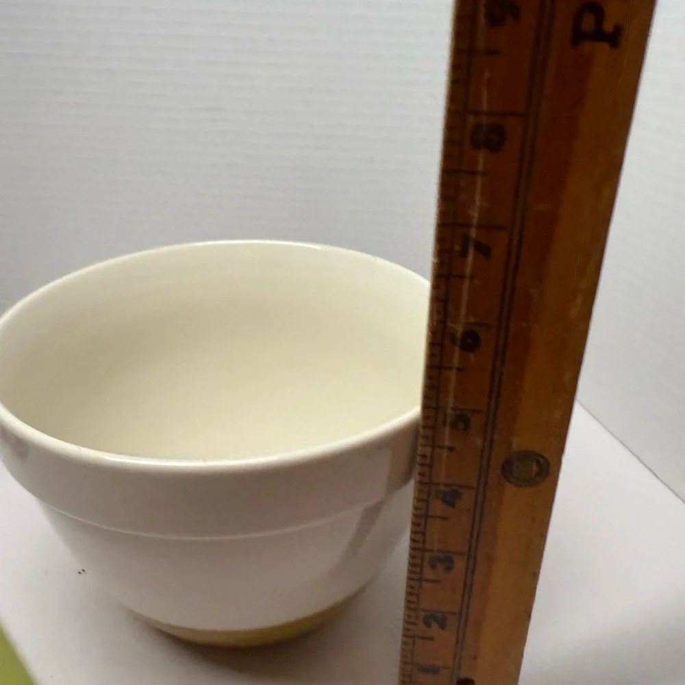 Crate & barrel nesting mixing bowl yellow gold band